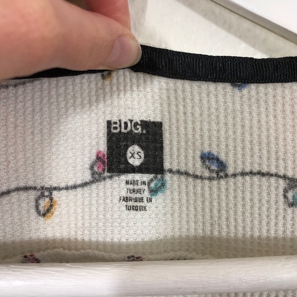 SUMMER CLOSEOUT ☀️ \BDG\• Holiday String Lights Romper - Picture 5 of 8